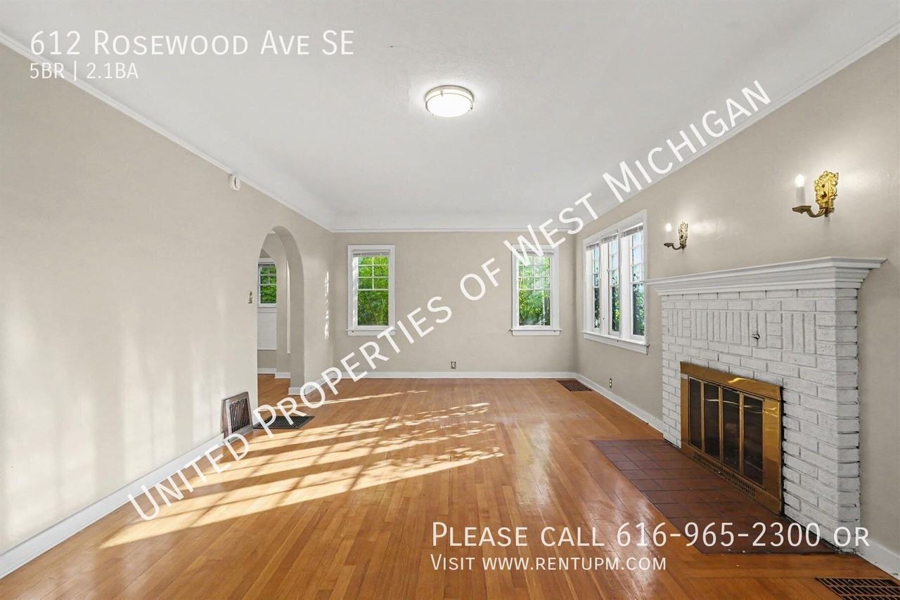 612 Rosewood Ave Se - Photo 5 of 35