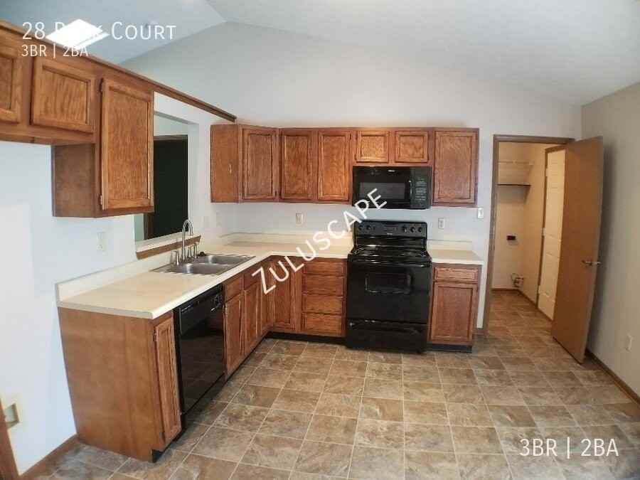 28 Park Ct - Photo 4 of 13