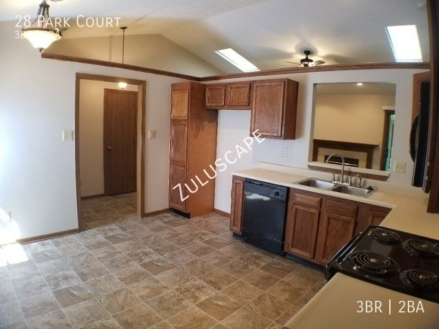 28 Park Ct - Photo 5 of 13