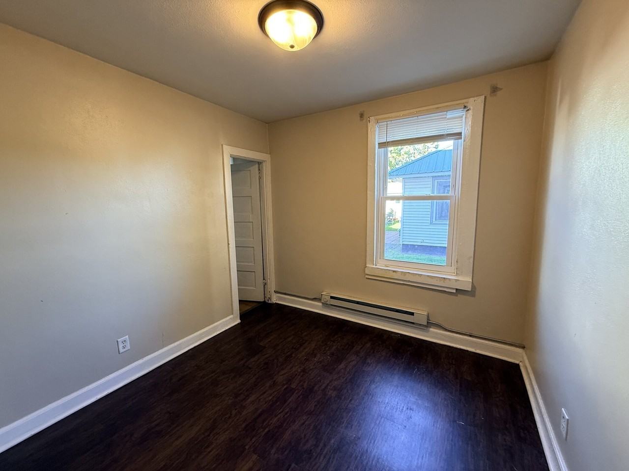 315 20th Ave E - Photo 6 of 10