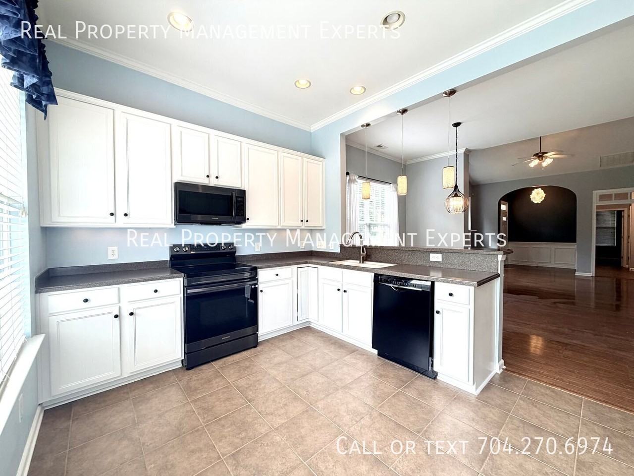 200 Park View Dr - Photo 2 of 19