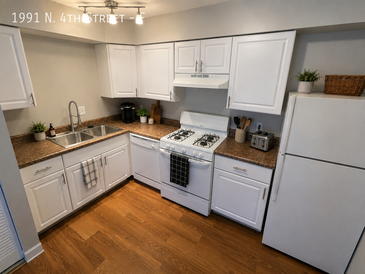 1991 N 4th St #F - Photo 4 of 11
