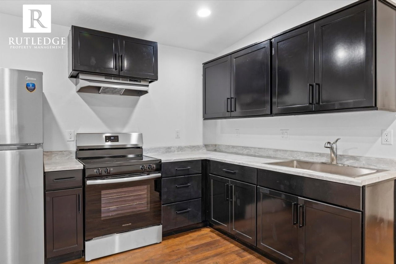 747 Dakota Ave - Photo 3 of 9