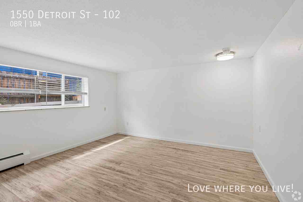 1550 Detroit St #102 - Photo 5 of 10