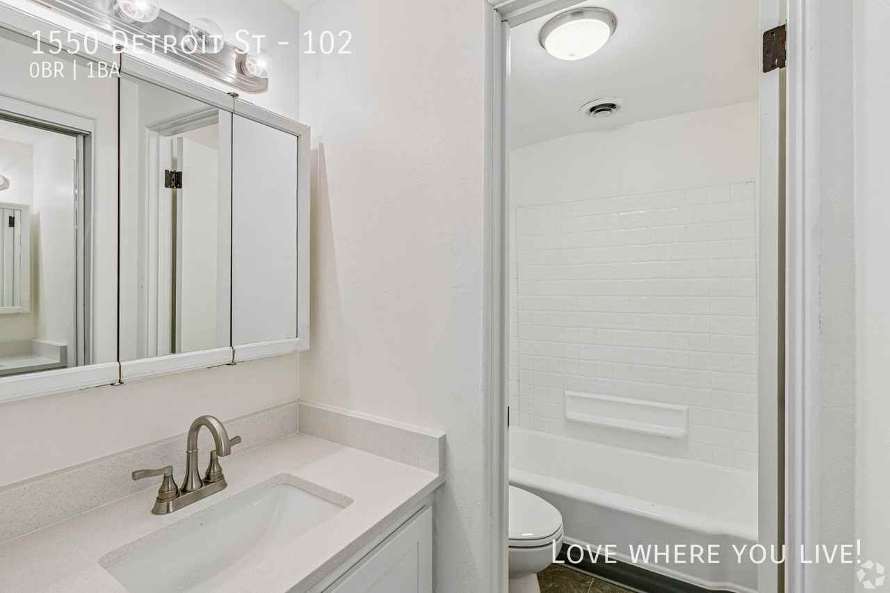 1550 Detroit St #102 - Photo 6 of 10