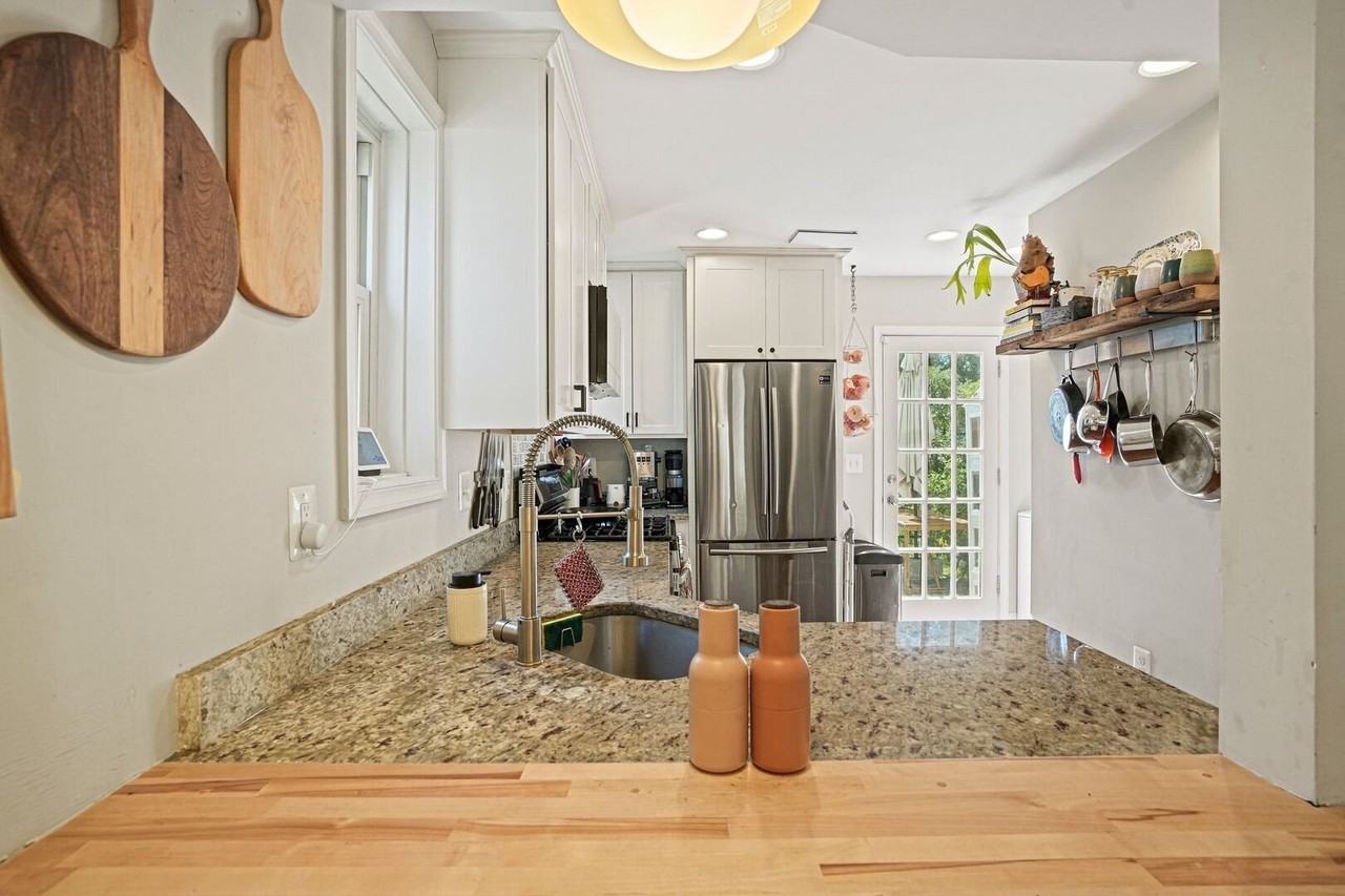 1713 Newton St Ne - Photo 2 of 26