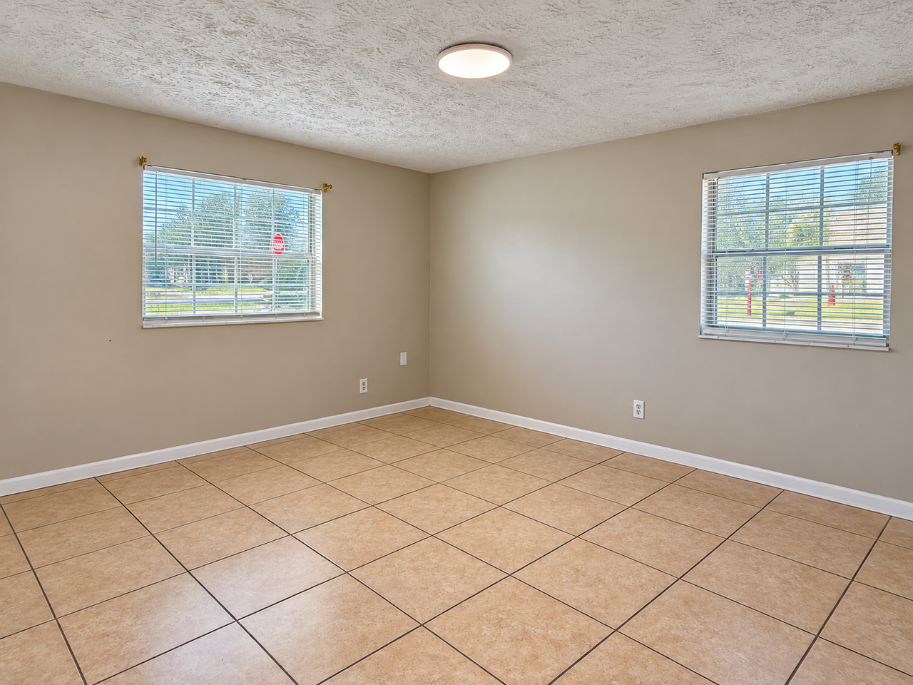 2881 W 7th St - Photo 6 of 9