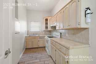 1521 W Mcintyre St #1 - Photo 1 of 1