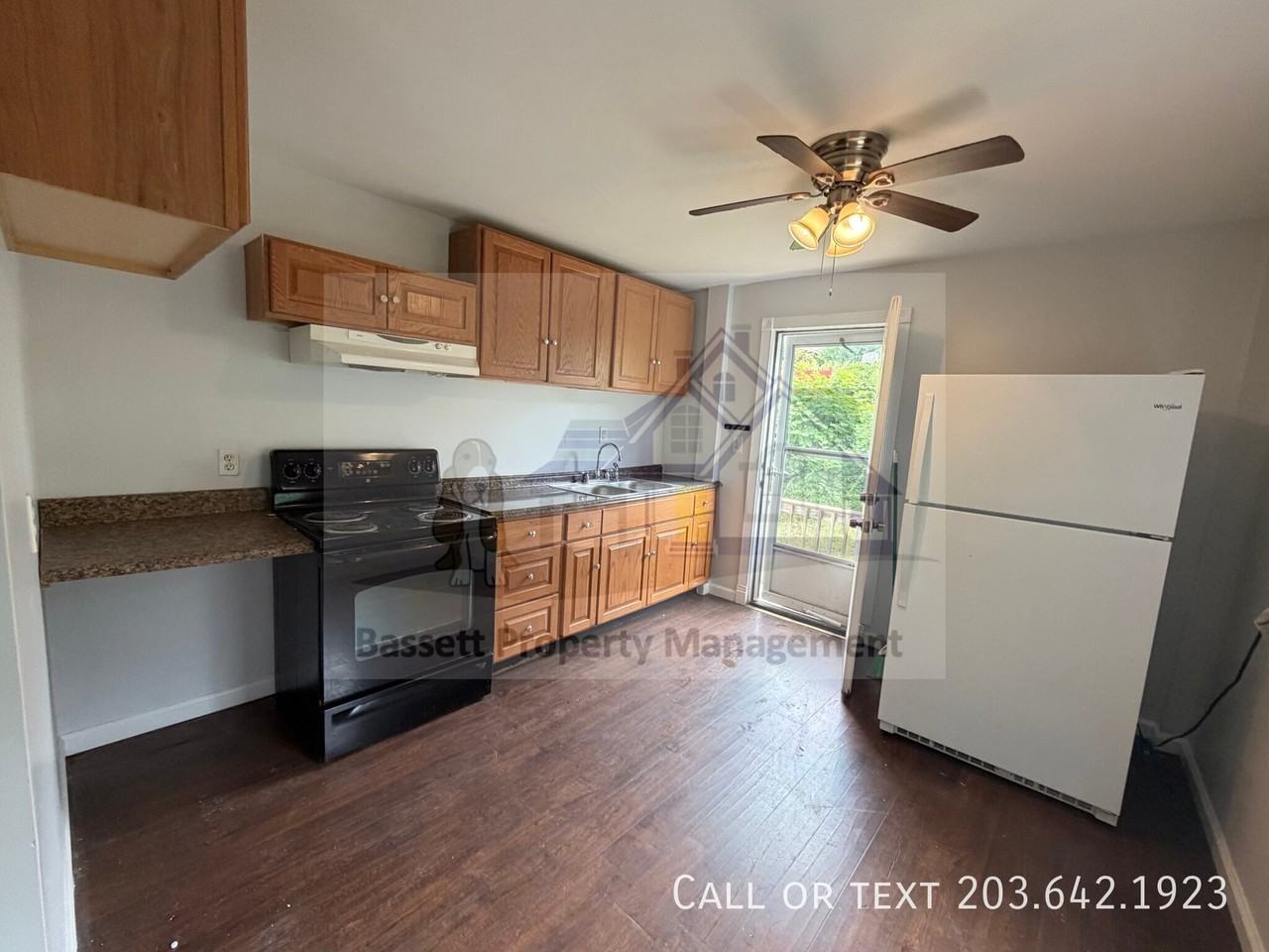 71 Lenox St - Photo 4 of 20