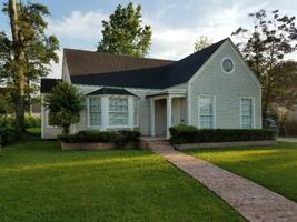 featured image of 2545 Louisiana St