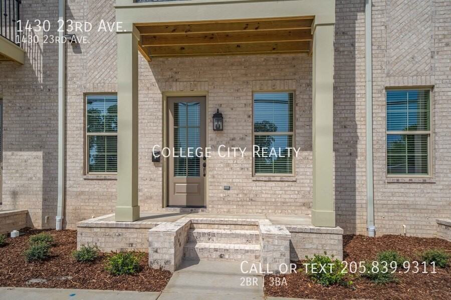 1430 23rd Ave - Photo 5 of 33