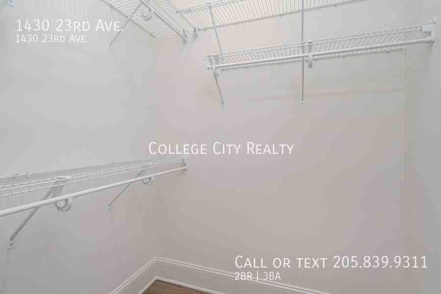 1430 23rd Ave - Photo 7 of 33