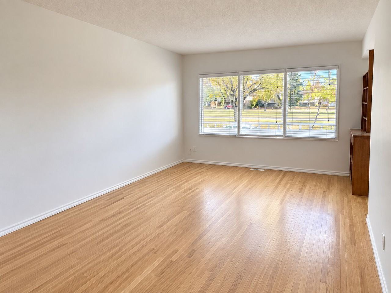 7517 Huntervalley Rd Nw - Photo 2 of 20