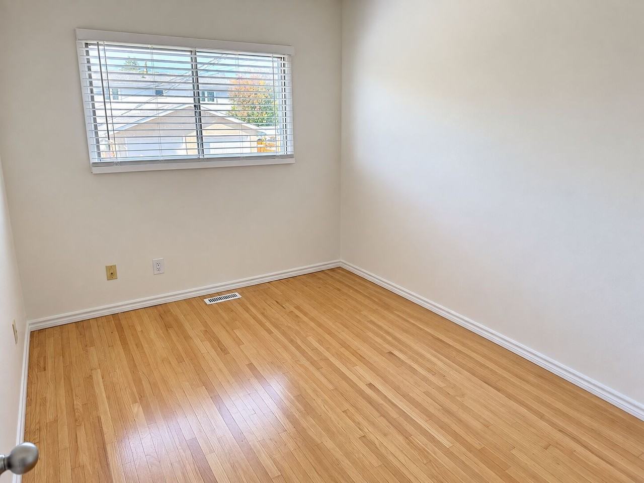7517 Huntervalley Rd Nw - Photo 3 of 20
