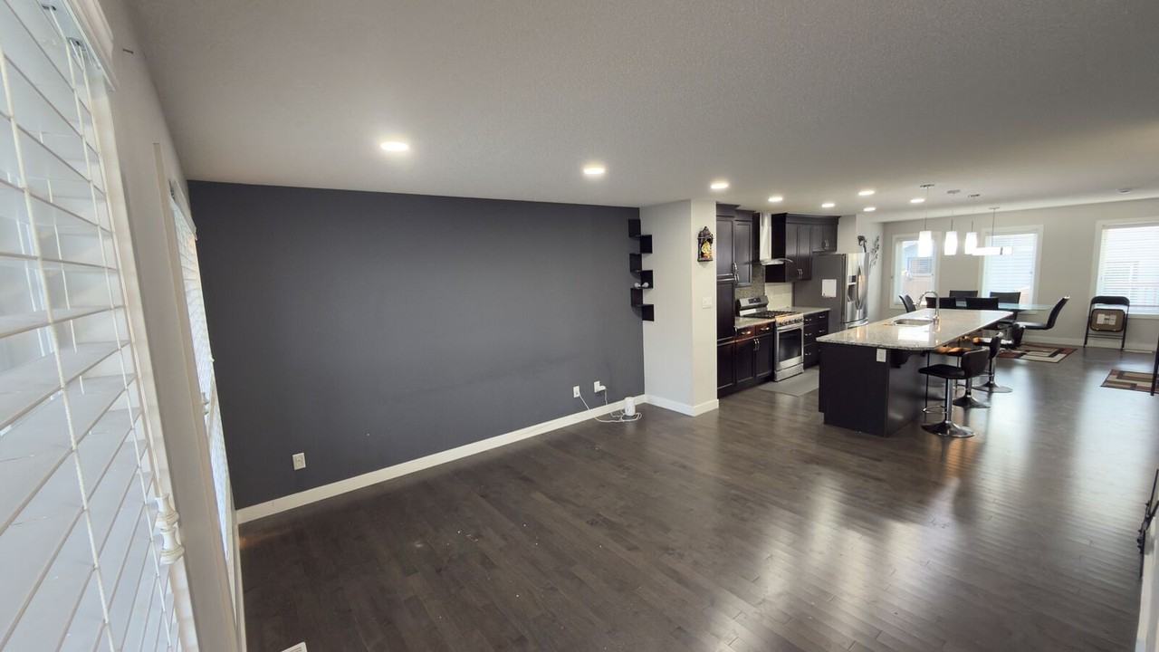 1448 33a St Nw - Photo 2 of 28