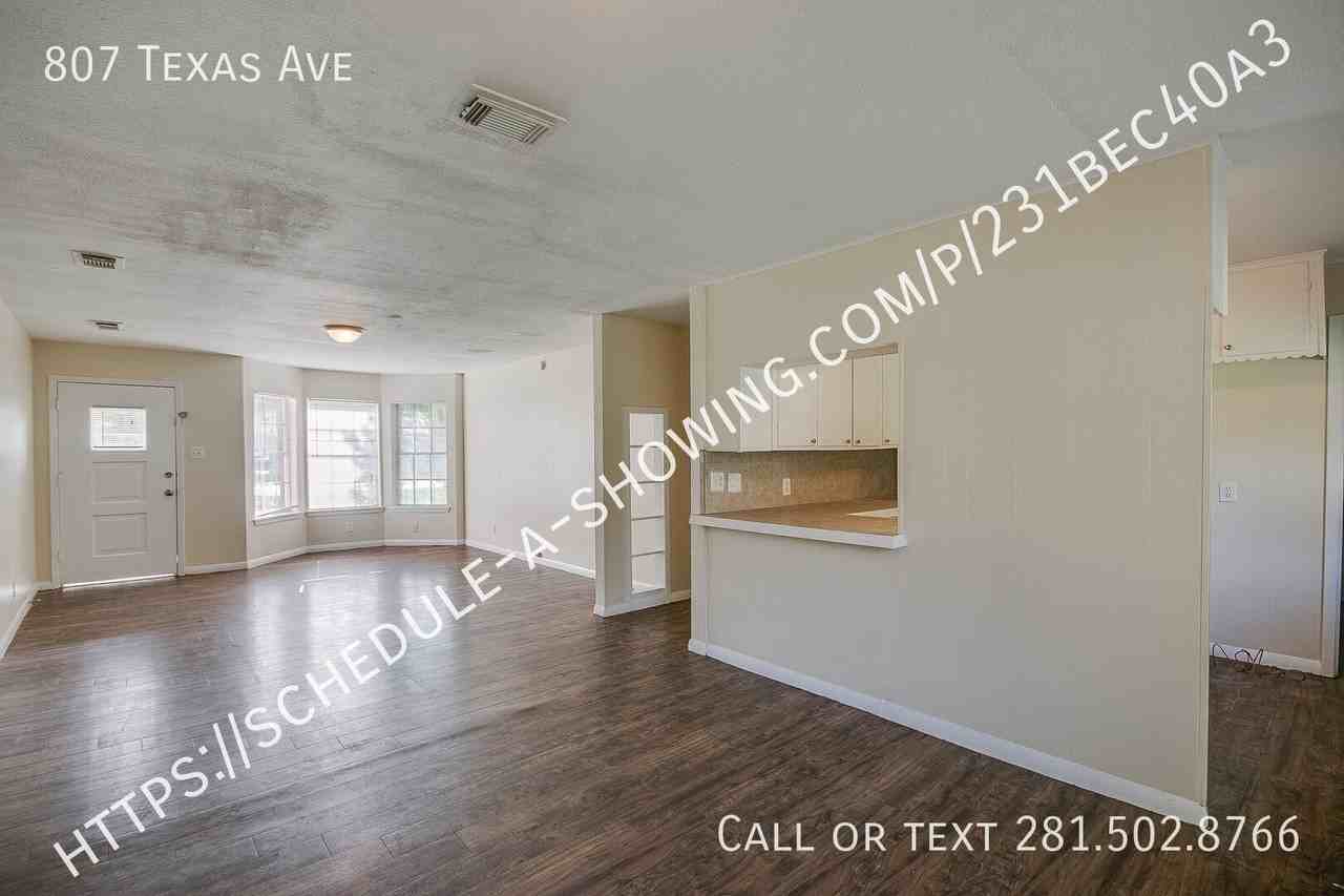 807 Texas Ave - Photo 2 of 17
