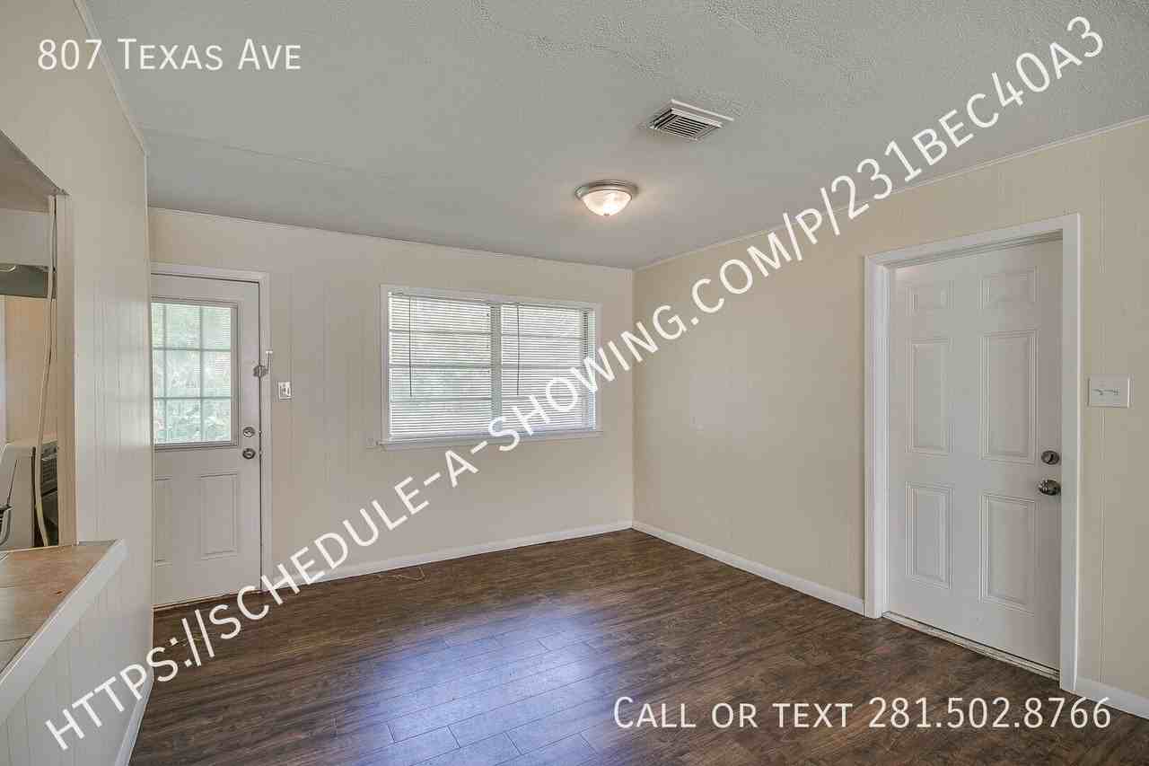 807 Texas Ave - Photo 5 of 17