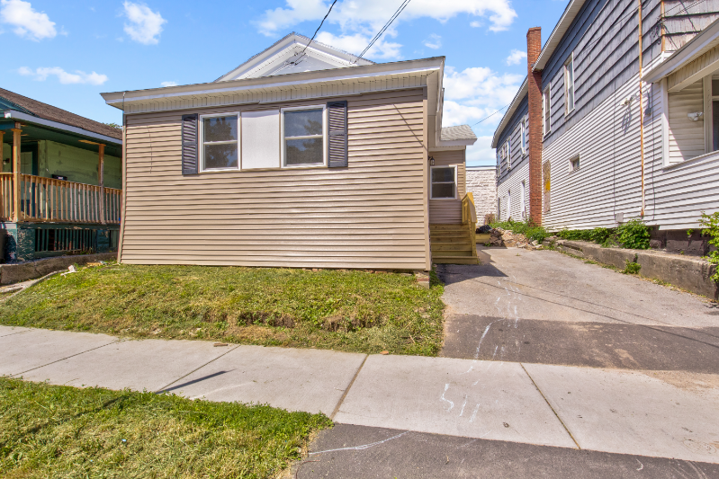 1002 Park St - Photo 2 of 23