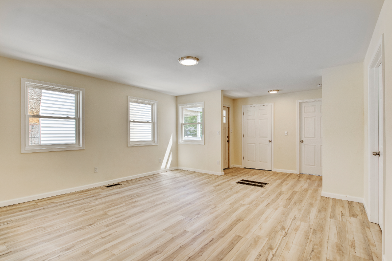 1002 Park St - Photo 4 of 23