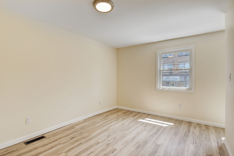 1002 Park St - Photo 6 of 23