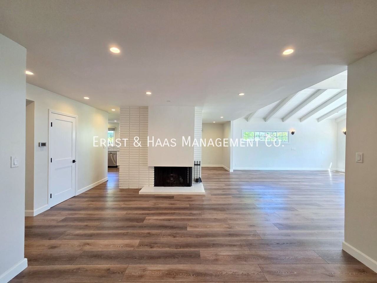 872 N Karen Way - Photo 7 of 36