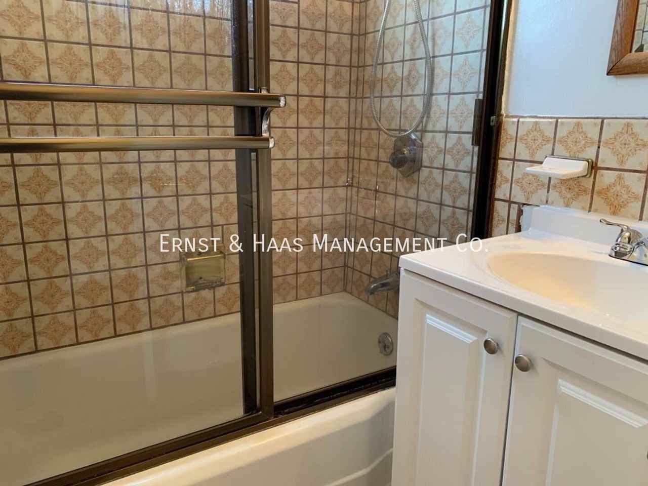 6018 Amos Ave - Photo 5 of 10