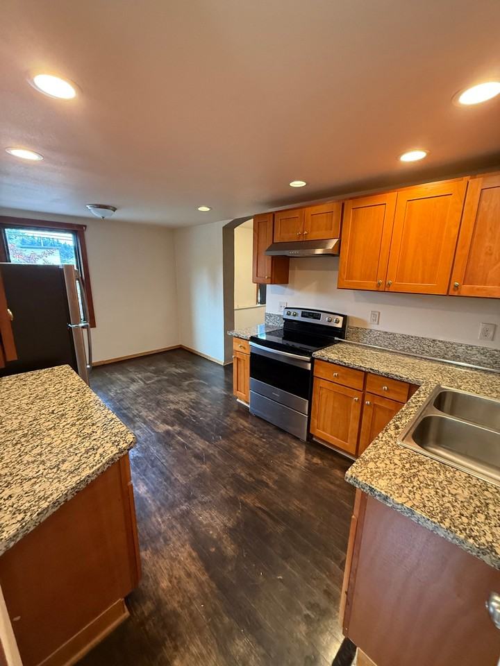 1202 Jackson St #202 - Photo 2 of 12