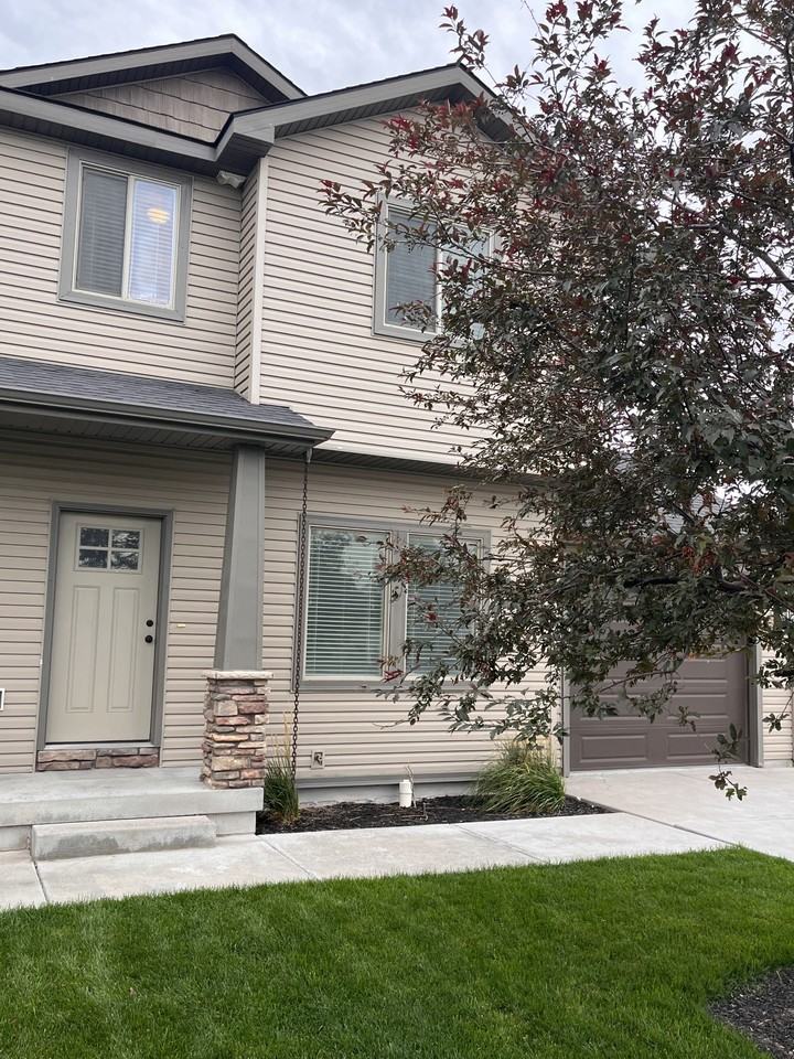 1541 Stonehedge Ct #NA - Photo 2 of 31