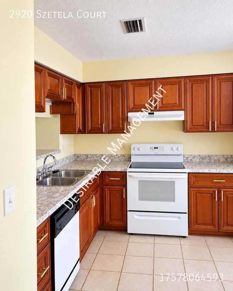 2920 Szetela Ct - Photo 4 of 10