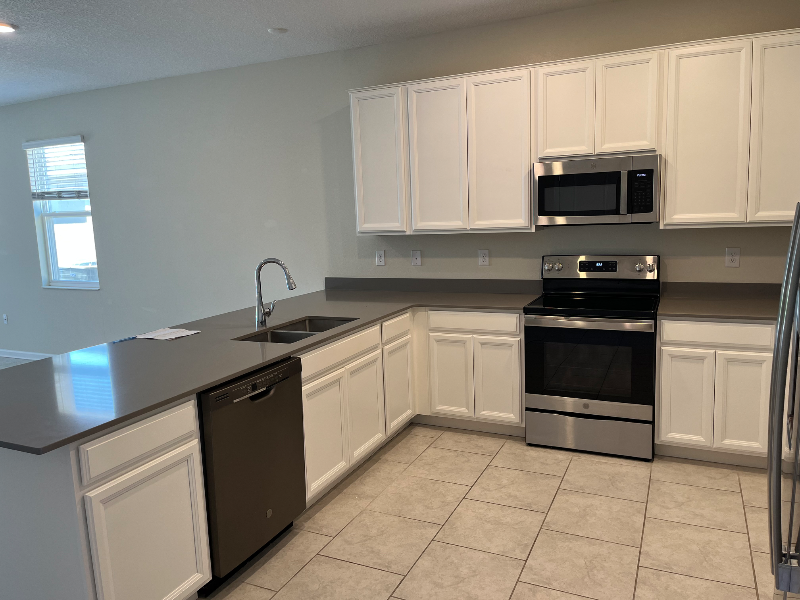 1370 Lassen St #AB - Photo 6 of 38