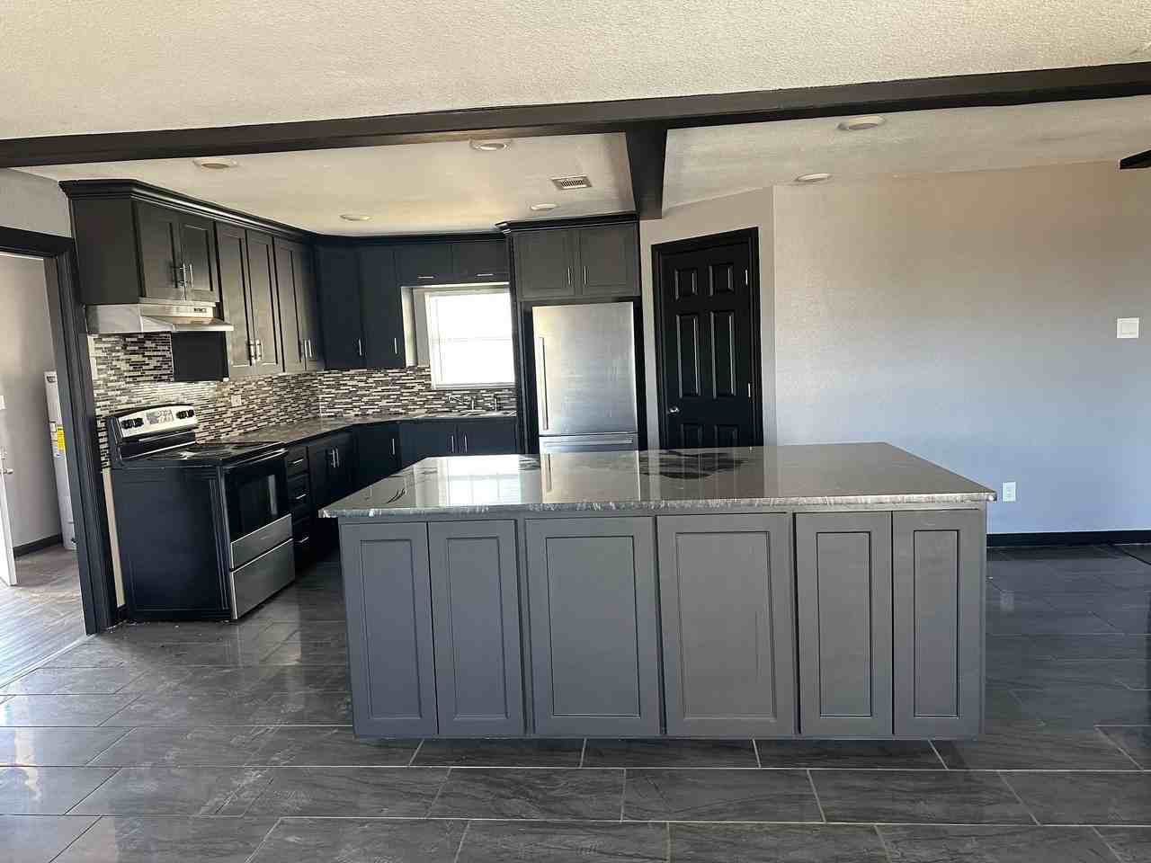 401 W 59th St - Photo 5 of 16