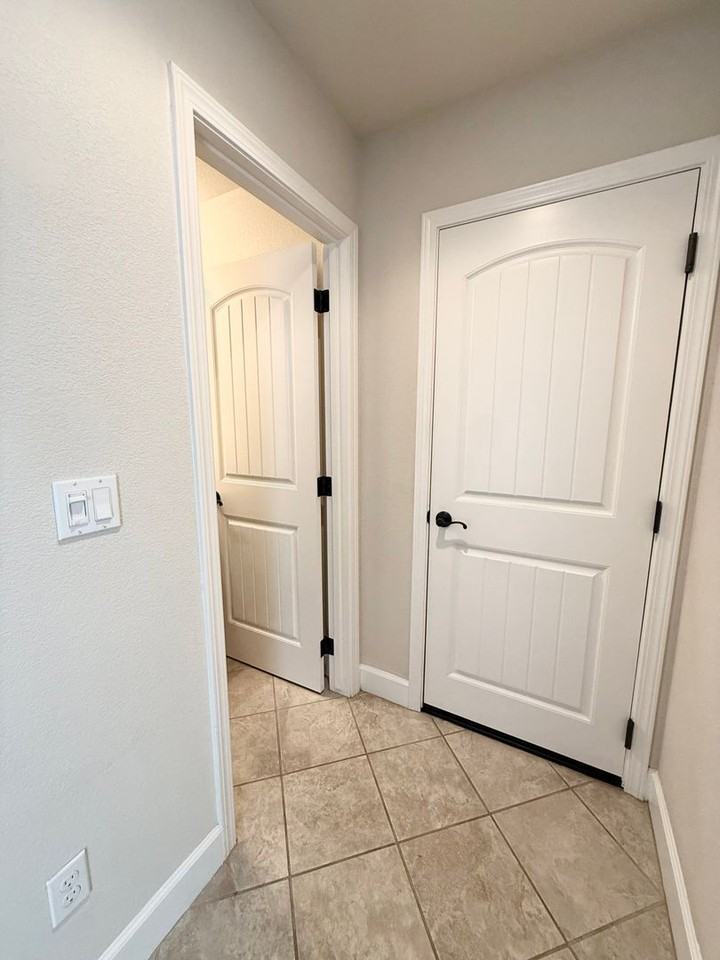 1154 Galeria Cir - Photo 5 of 42