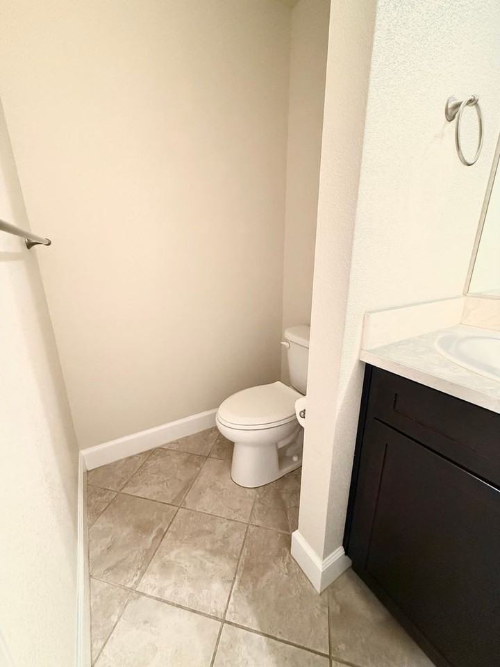 1154 Galeria Cir - Photo 7 of 42