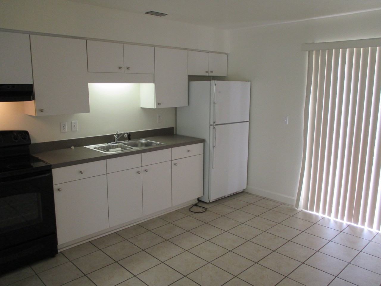 355 Ne Crystal St #C - Photo 4 of 5