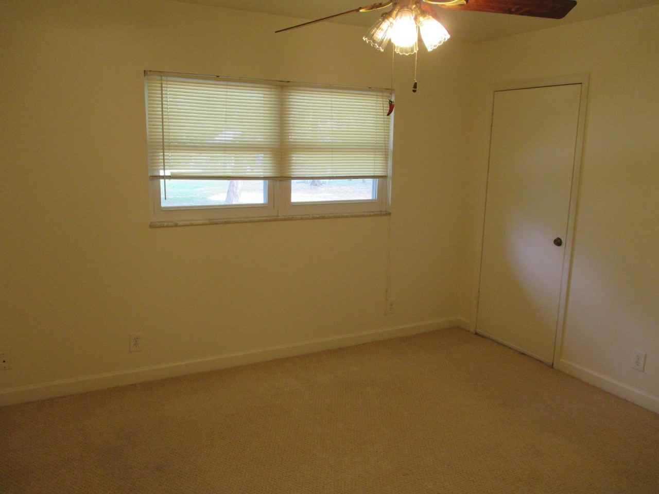 355 Ne Crystal St #C - Photo 5 of 5