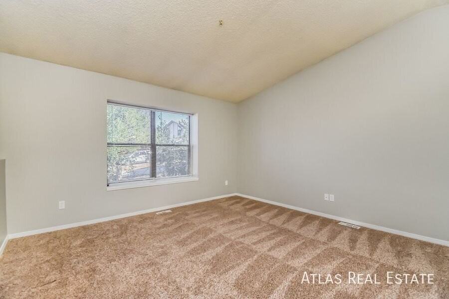 8165 Freemantle Dr - Photo 2 of 21