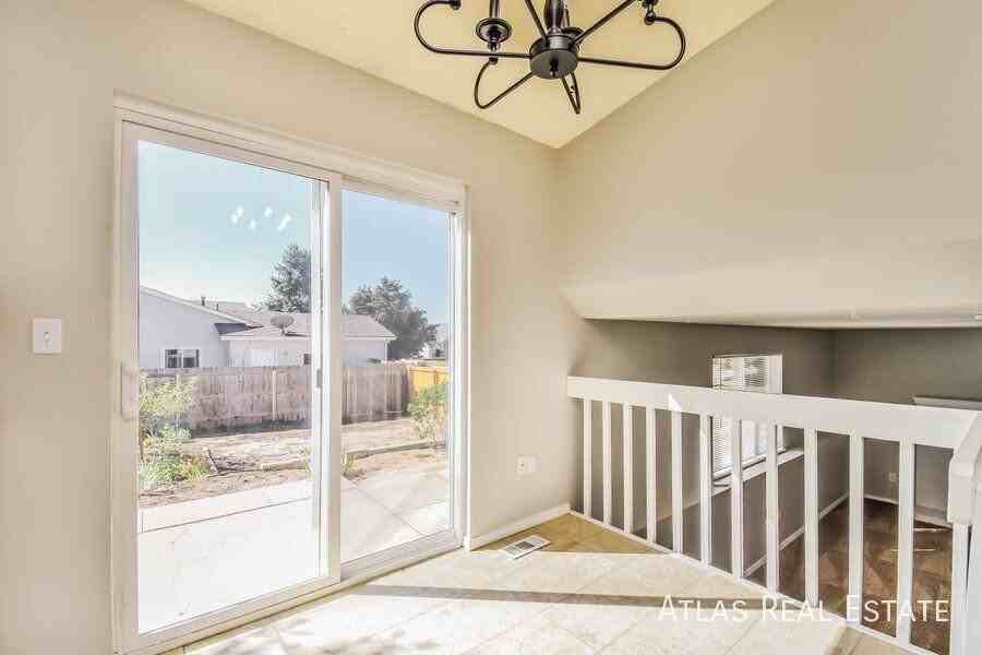 8165 Freemantle Dr - Photo 5 of 21