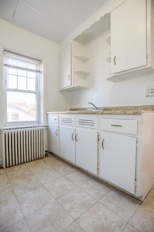 1217 Harvard Ter #2 - Photo 6 of 13