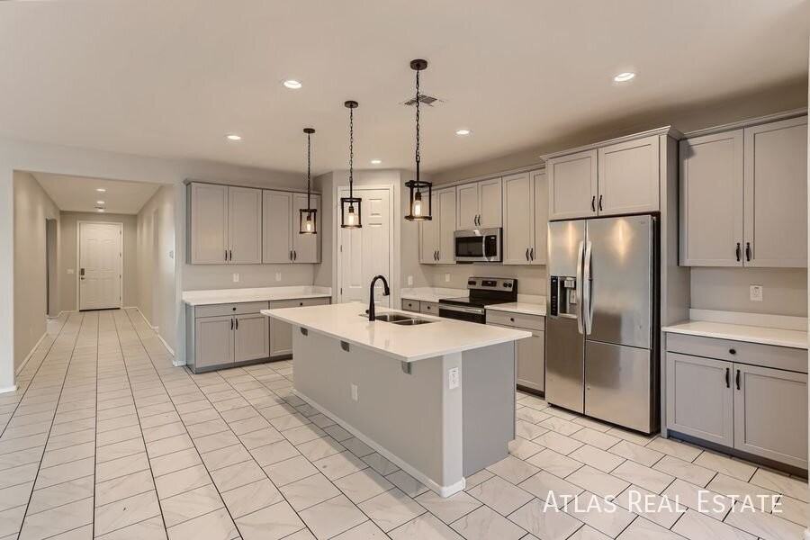16206 W Jenan Dr - Photo 4 of 19