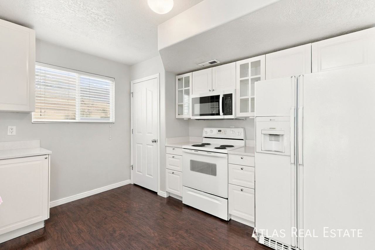 429 E Park Oak Pl - Photo 6 of 20