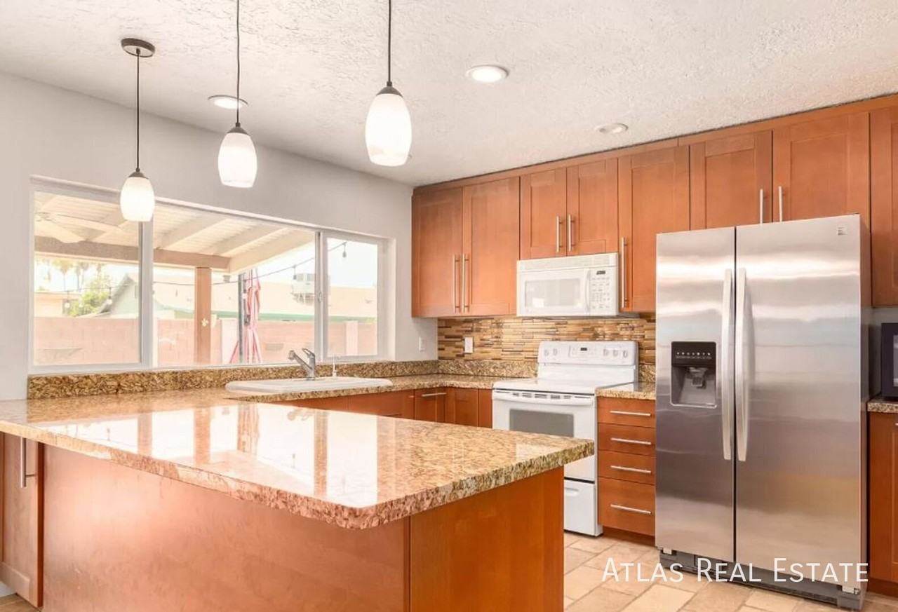 11223 N 50th Ave - Photo 2 of 27