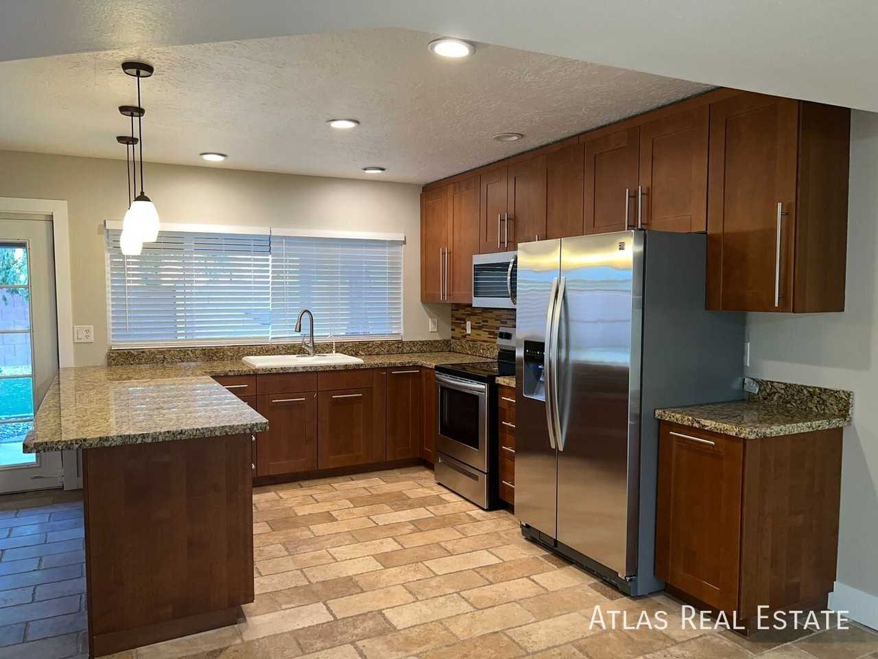 11223 N 50th Ave - Photo 6 of 27
