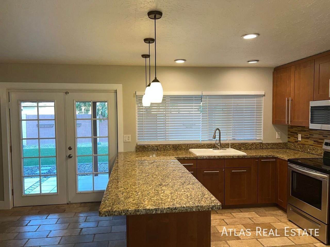 11223 N 50th Ave - Photo 7 of 27
