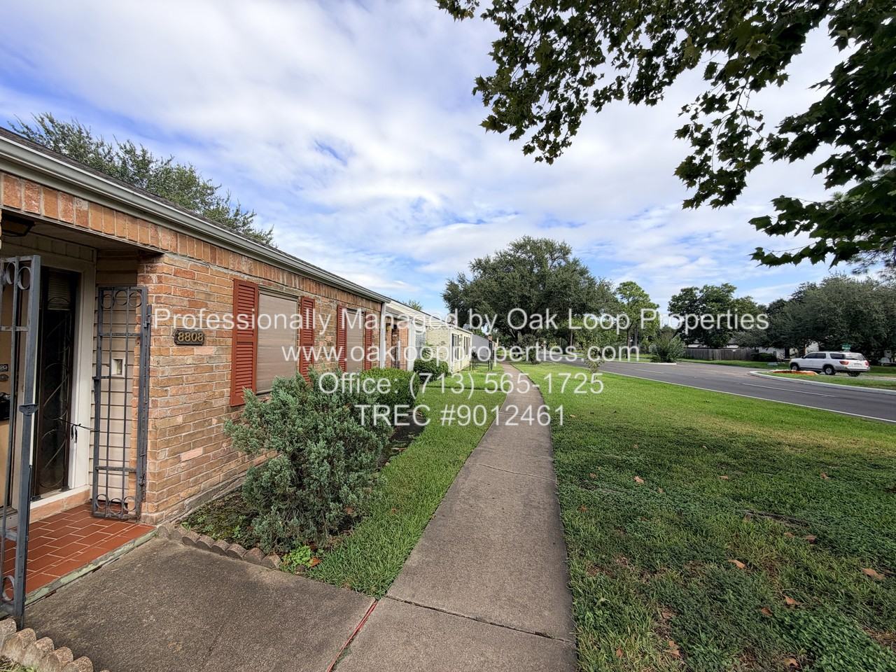 8808 Wilcrest Dr - Photo 3 of 22