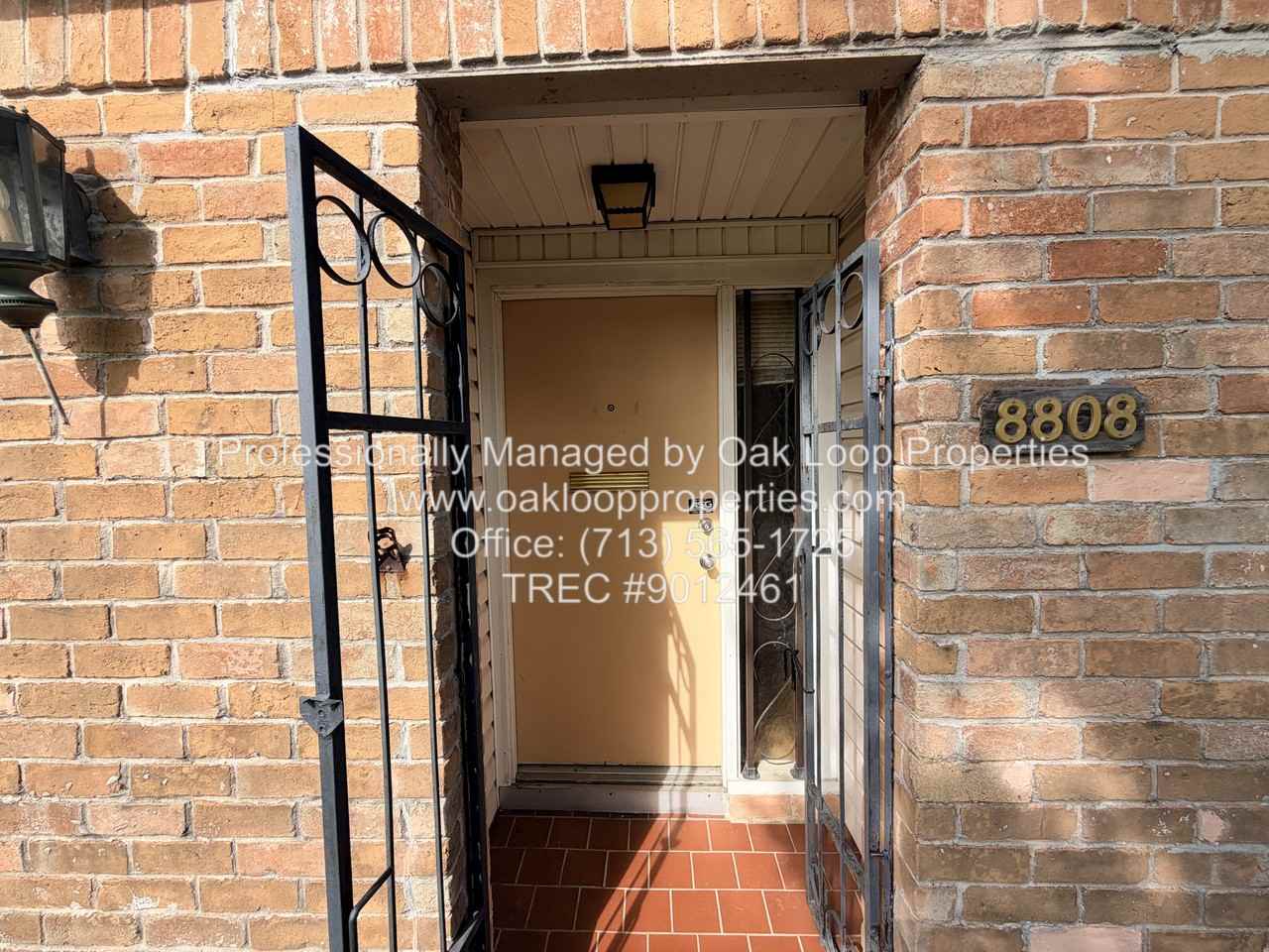 8808 Wilcrest Dr - Photo 4 of 22