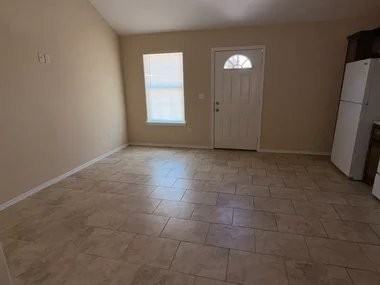 212 N 5th St #15 - Photo 3 of 5