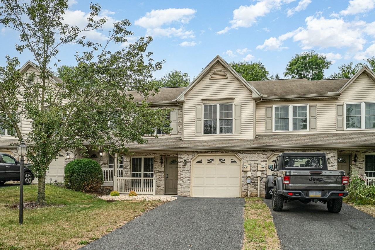 34 Ashburg Dr - Photo 3 of 39