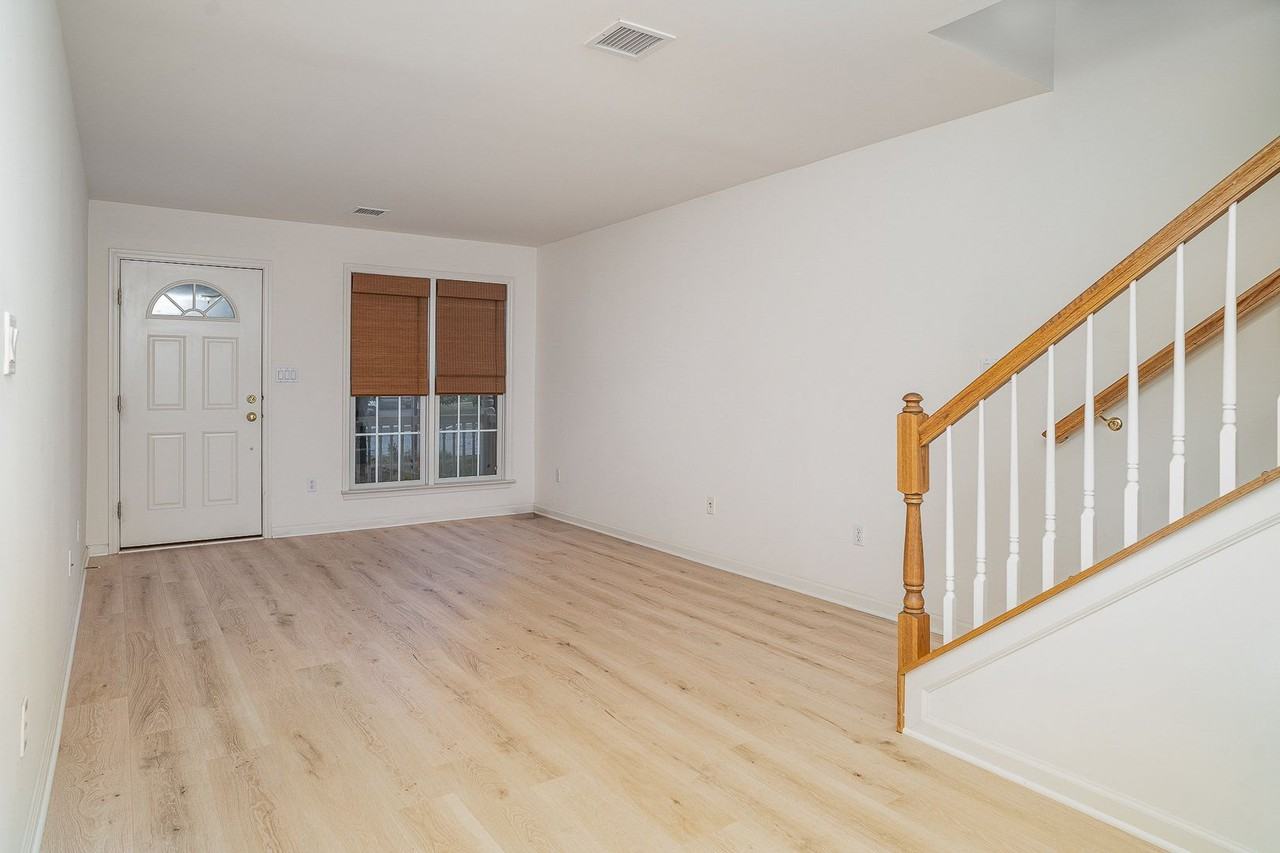 34 Ashburg Dr - Photo 6 of 39