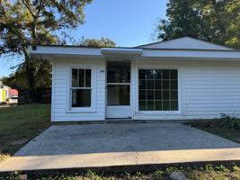 featured image of 136 Sims St #B