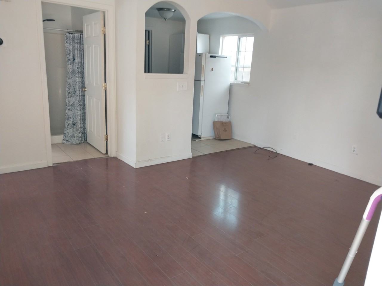 320 S Broadway - Photo 5 of 5